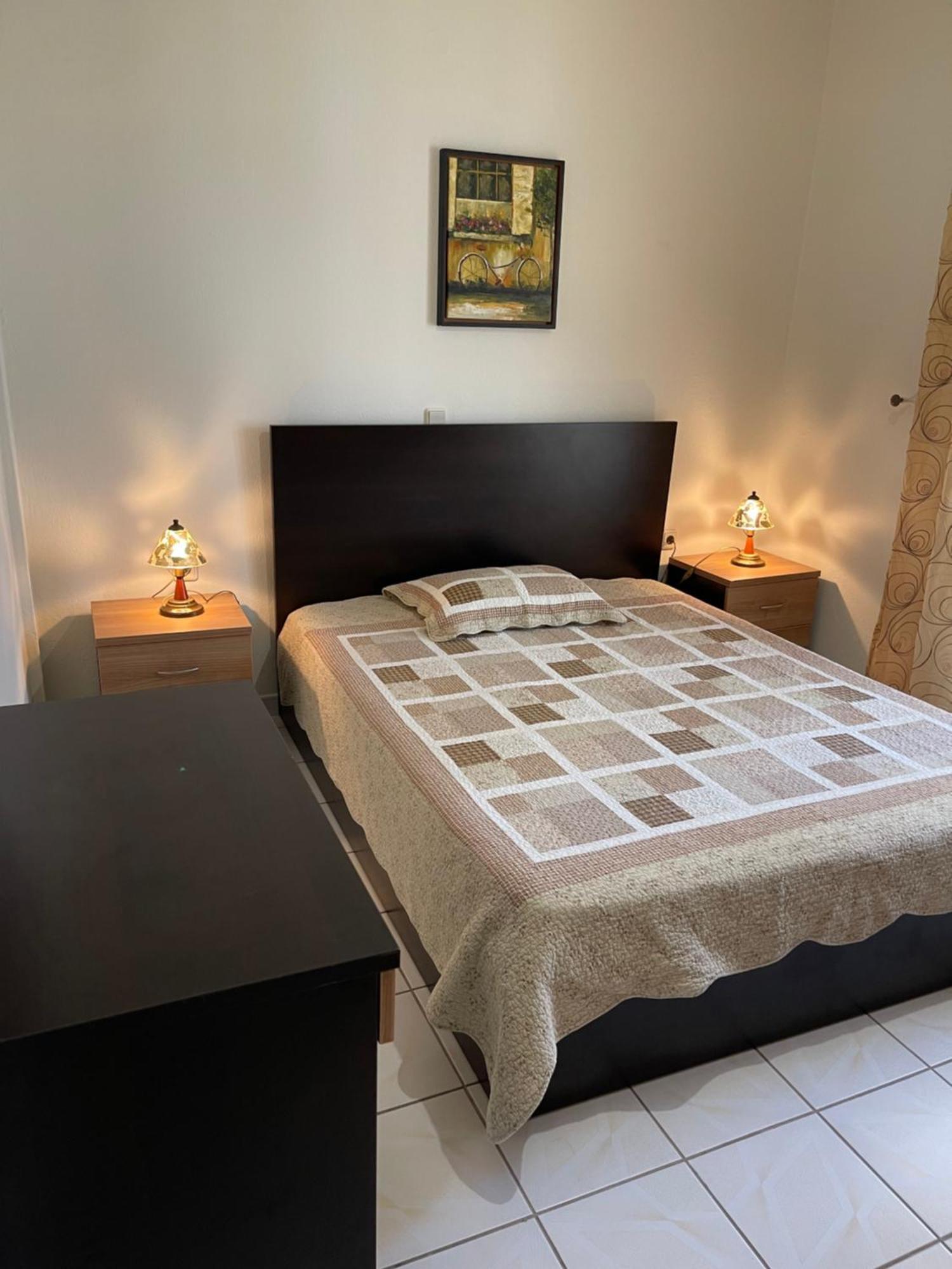 Aura Apartment Ofrínion
